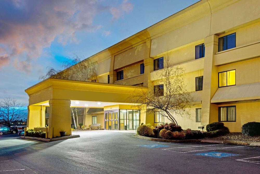 La Quinta By Wyndham Harrisburg Airport Hershey Ngoại thất bức ảnh